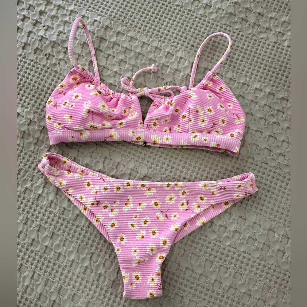 Billabong Swim Set - NWT, M